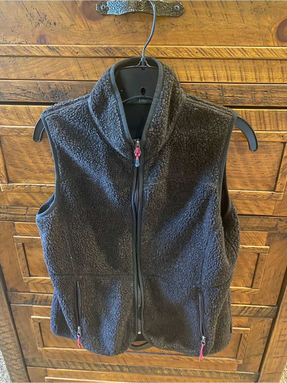 Woolrich chocolate brown sherpa vest with pink zipper pulls